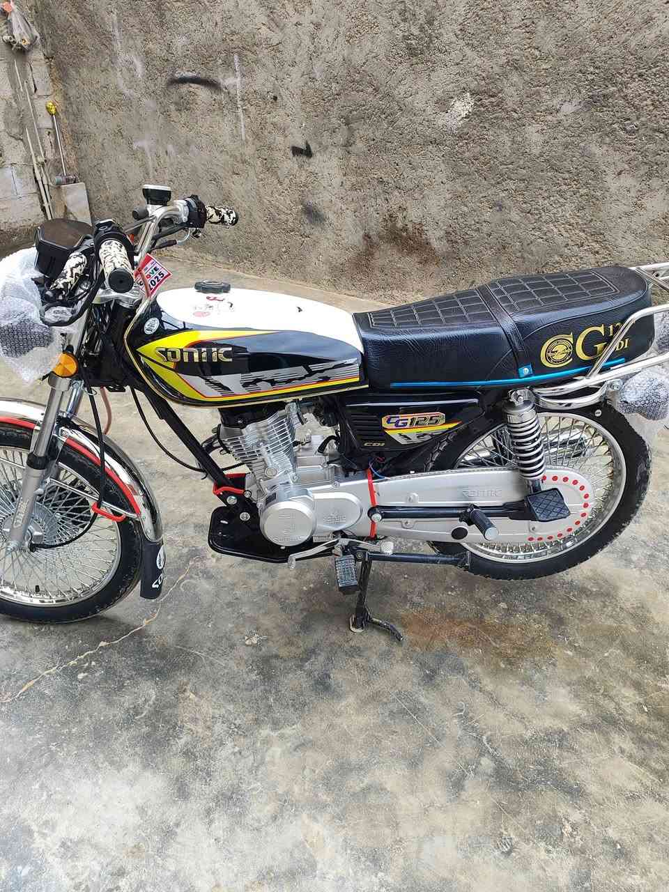 السلام عليكم دراجة سولنك 24 محرك 125 اربعة كير للبيع وتررهم مراوس حسب القناعة فول نضافة بعدهة جديدة ما وصل شي قيم بل يحبة مكاني القائم حصيبة
***********
