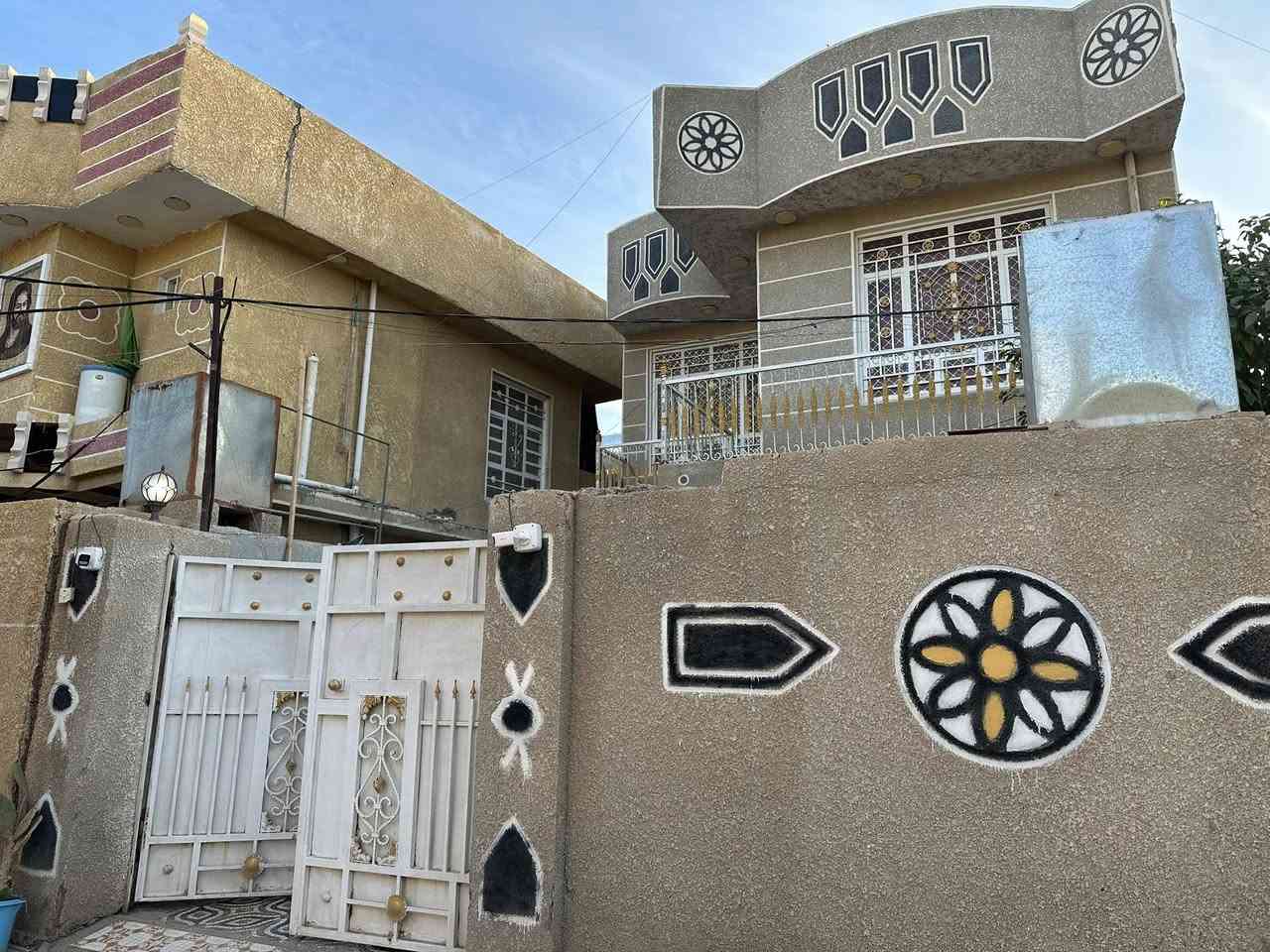 دار ‏سكني طابو زراعي للبيع مساحة 200 متر بناء طابقين في منطقة الجماعة للمزيد الاتصال على الرقم ***********
