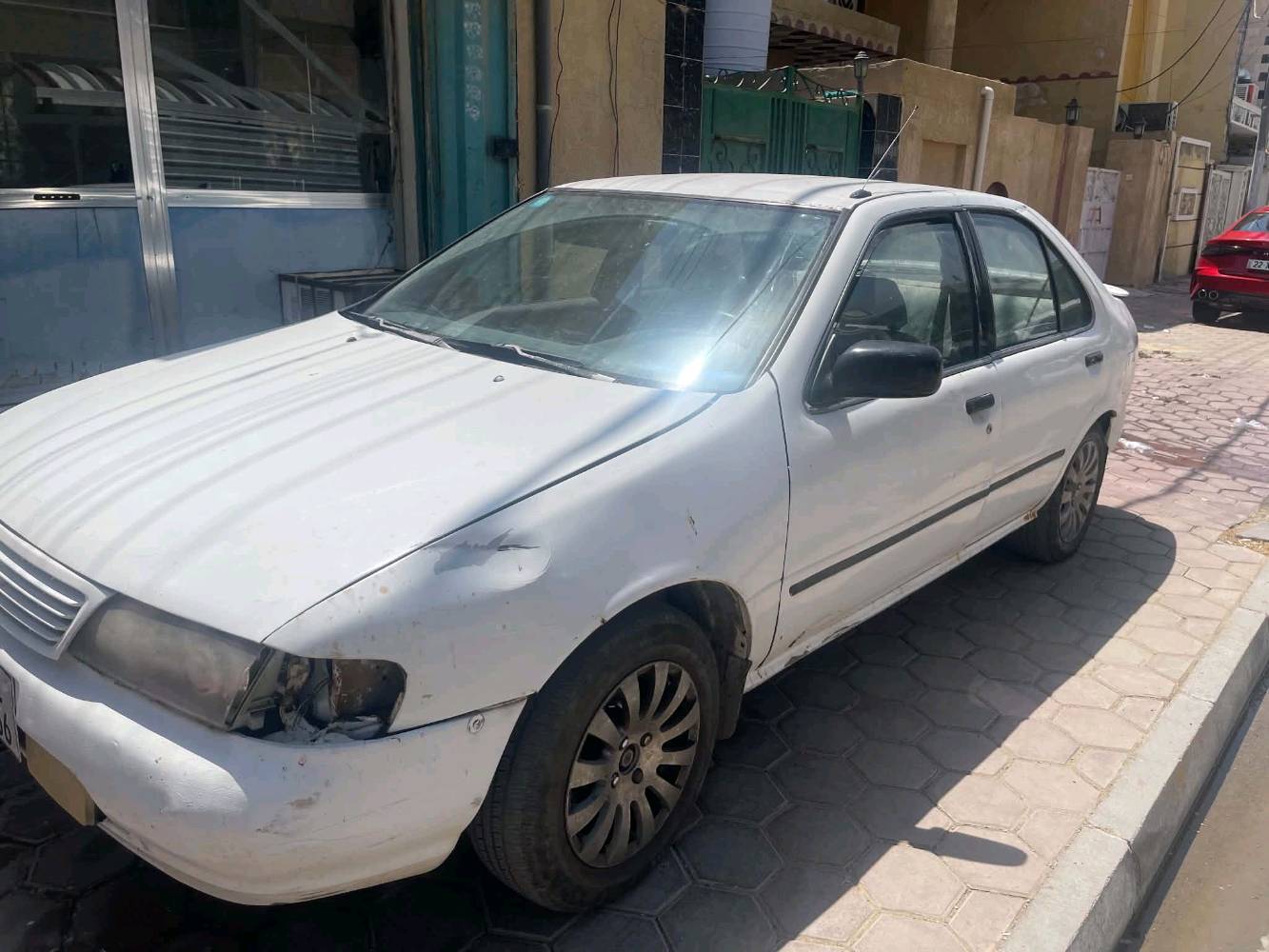 نيسان سني 95 للبيع سيارة قويه وعمليه بأسمي سعرها 35 عوزها ترتيب
***********