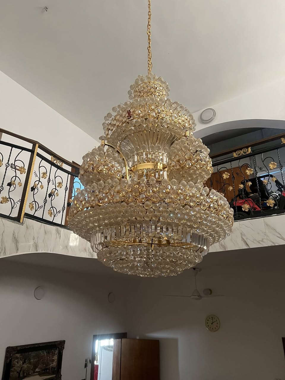 ثتريه كرستال ضخمه للبيع ارتفاع 200 و عرض 120 الرقم ***********
