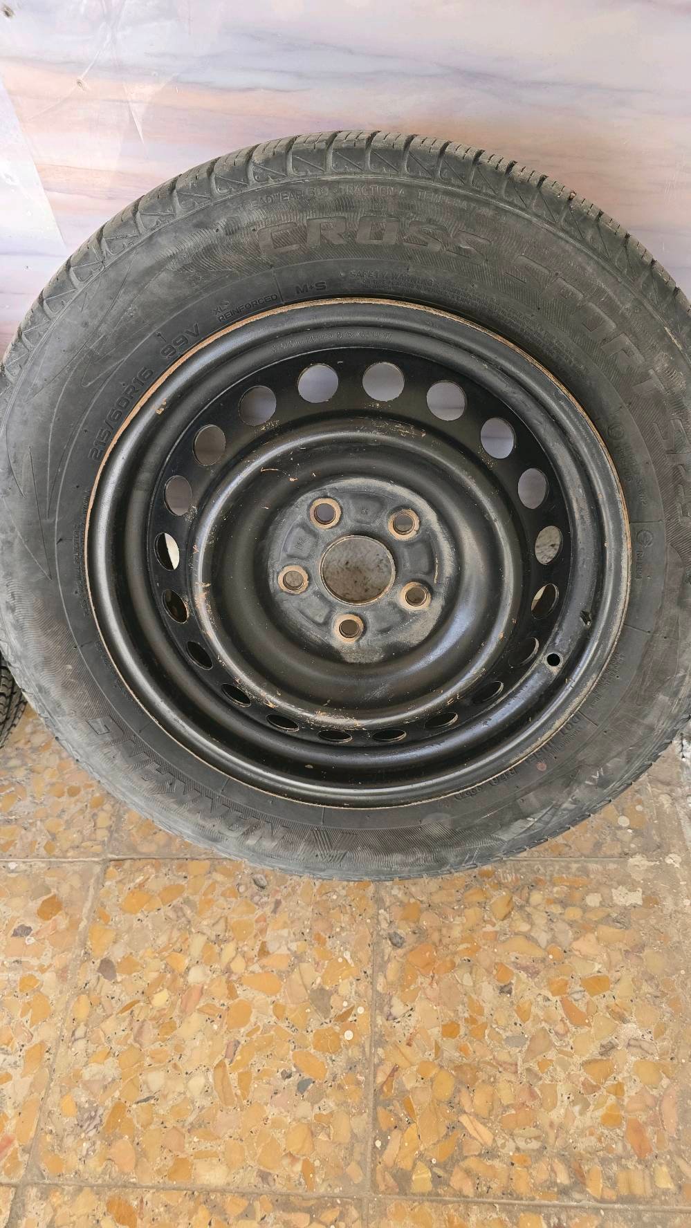 
ويل حديد كامري ٥ ستدات مع الاطارات جديدة 
بدون ممات سعرهن 200  مكاني معقل الابلة حجم الاطار  216/60R16 
*********** 



