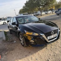 سيارة ألتيما 2022 فقط 51 كيلومتر ماشیة السجل والرقم جديد حتى 2029 وباس...