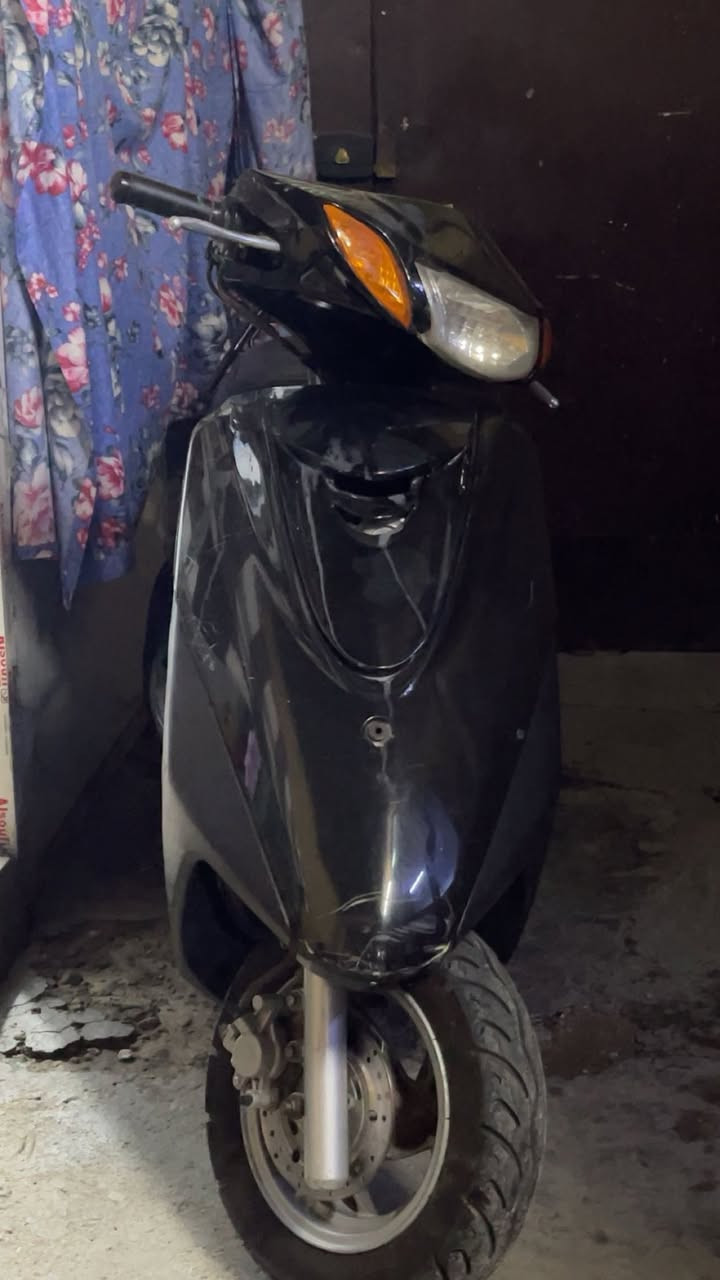 سلام عليكم درجه اكزز ياباني لبيع دراجة بلاديه بس بيها شويه نواقص اي استفسار خاص مكاني الحريه رقم ***********
