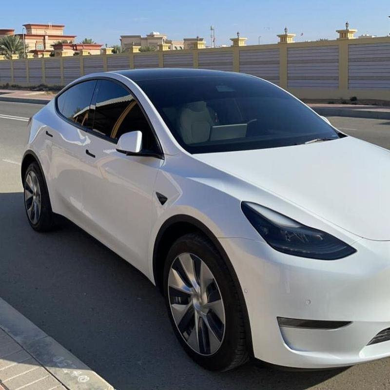 السلام عليكم
مرواس مرواس 

تسلا y تك ماطور الاستندر 

حادثها مرفق مع الصور 

سيارة مصروف عليها كل غراضها من الوكالة بل الاردن جايبهن 

ماشية 69 الف 

شاحنة اصلي مال تسلا معها 

كشنات اسود جلد 

سقف بانورما متصل كامل 

مرواس ب اوباما 2017 او 2018

او جارجر 2017 او 2018 يكون خصوصي ومامشتغلة ع الخط 

للتواصل ع ***********

او *********** وبي واتساب ع الرقمين
