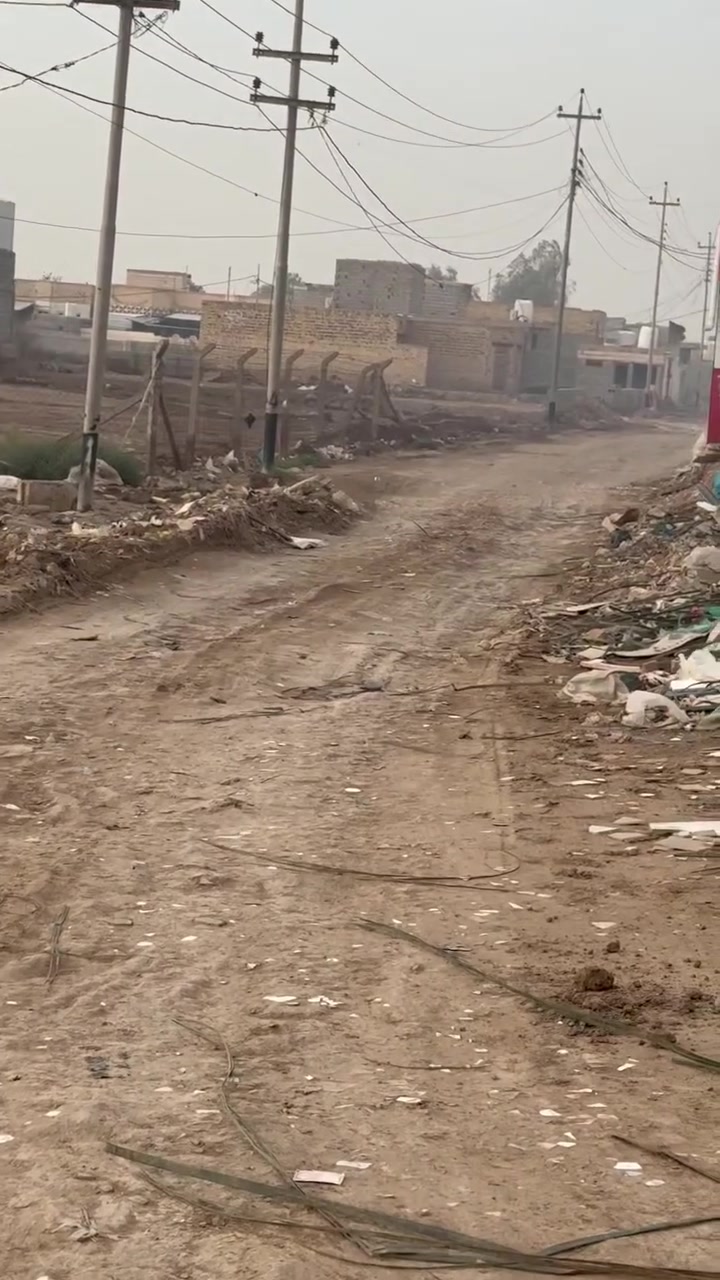 قطعه للبيع 200 متر خدمات متوفره
مقابيل الملعب جديد 
قريبه ع شارع رئيسي 
فرع مجمع  لاسباني 
***********
