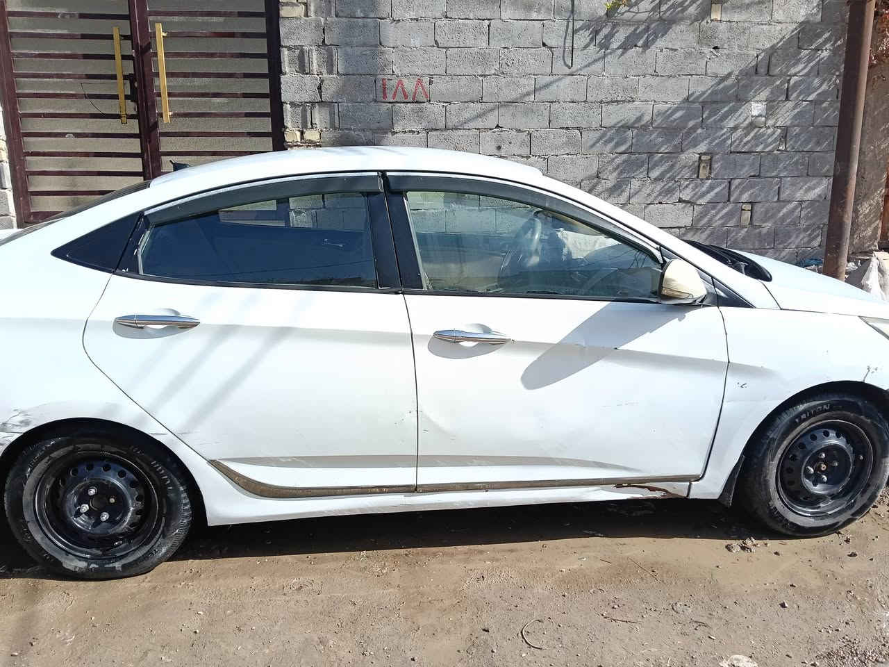 السلام عليكم
اكسنت موديل 2013
وارد خليجي محرك 1600 
رقم بغداد جديد 
 سياره جاهزه من كلشي 
سعر 70 بيها مجال بسيط 
رقم *********** وات ساب
***********
عنوان بغداد ابو غريب
