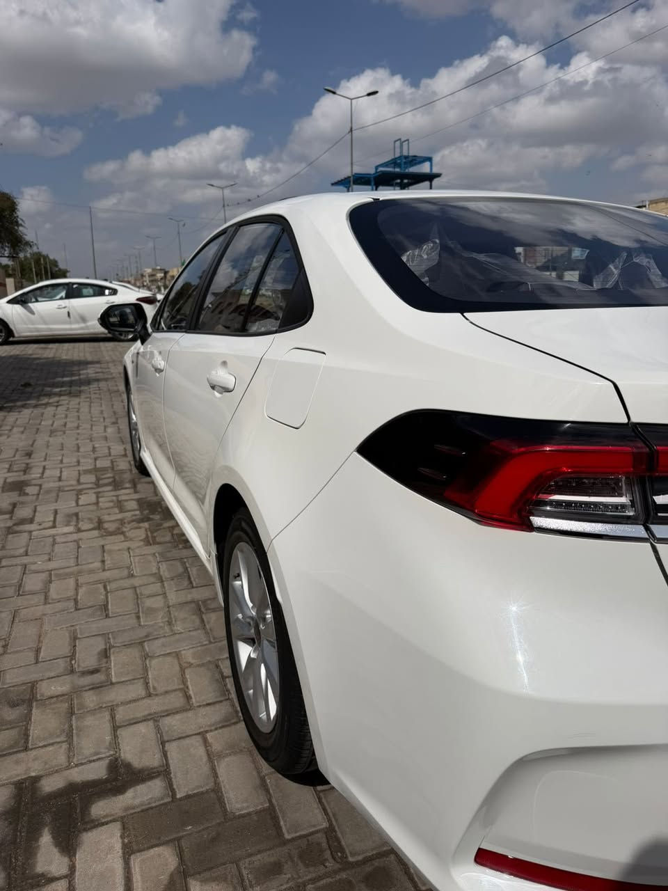 كورلا ٢٠٢٥هايبرد ماشيه ١١ الف فول مواصفات شكل خليجي تحويل مباشر مكفوله كفاله عامه فقط رصعه موضحه مكانها الكرخ حي العامل 
*********** السعر ١٥٥ ورقه لابارد ولا صبغ
