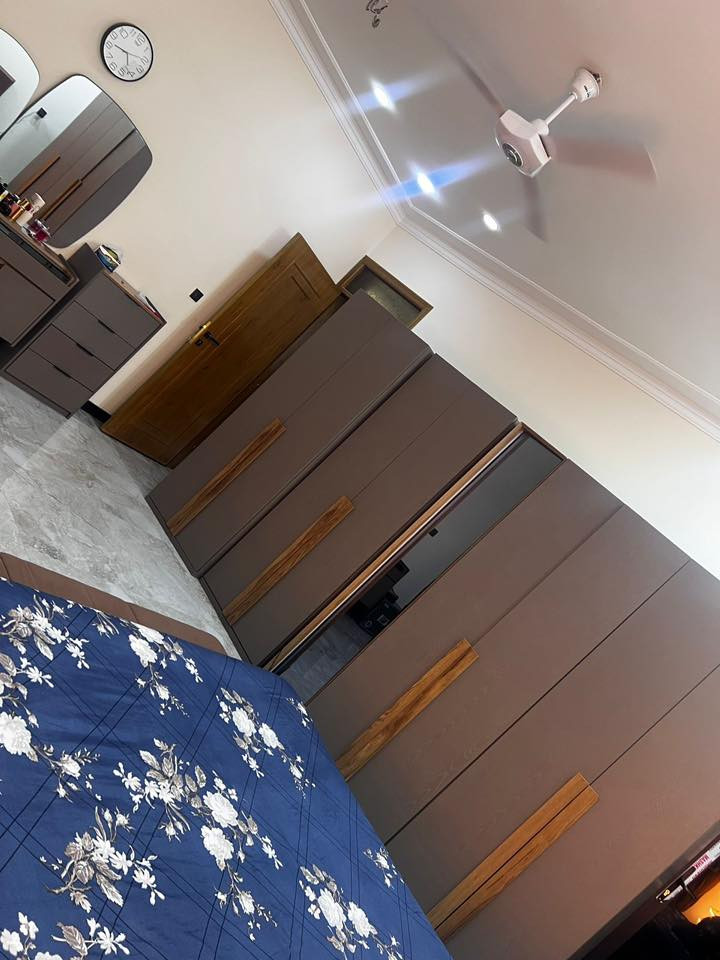 اثاث للبيع 
غرفه تركيه سرير مخزن ١١قطعه
   غرفه تركيه ٨قطع
كنتور تركي سلايد بابين 
  غرفه تركيه نفر ٣قطع وع سرير تركي مخزن 
للاستفسار 
***********
