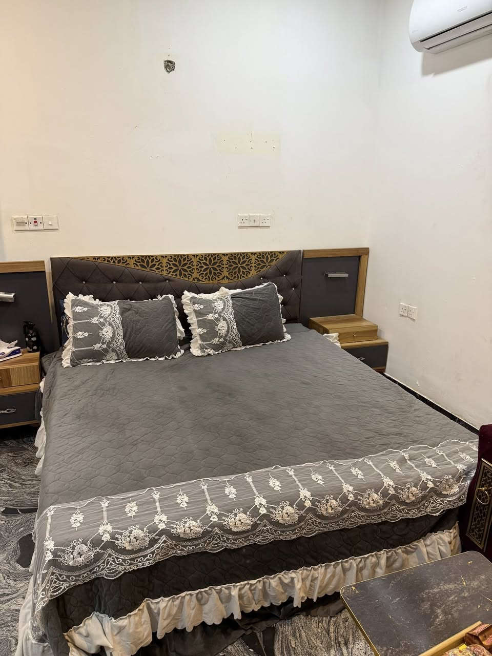 غرفة تركية بحالة ممتازة بسعر 410 الف وبيهه مجال
السعر بدون نقل 
***********
