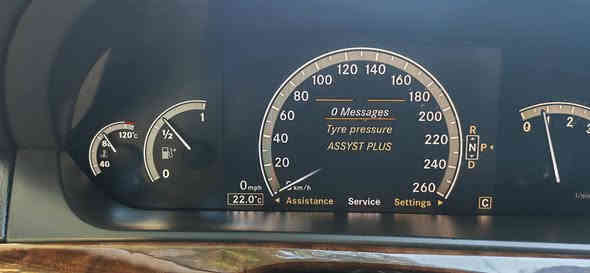 السلام عليكم للبيع
مارسدس ٣٥٠ اس كلاس مديل ٢٠٠٦ السيارة خليجي اللون كحلي
السعر 215 وبيه مجال
للتواصل ***********
