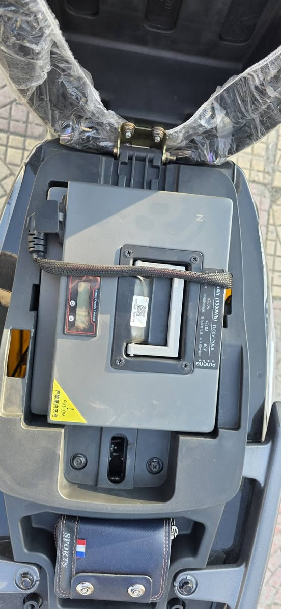 السلام عليكم. ماطور شحن  بطارية ليثيوم فوسفات السعر مليون ومية 1100000 رقم الجوال
***********
