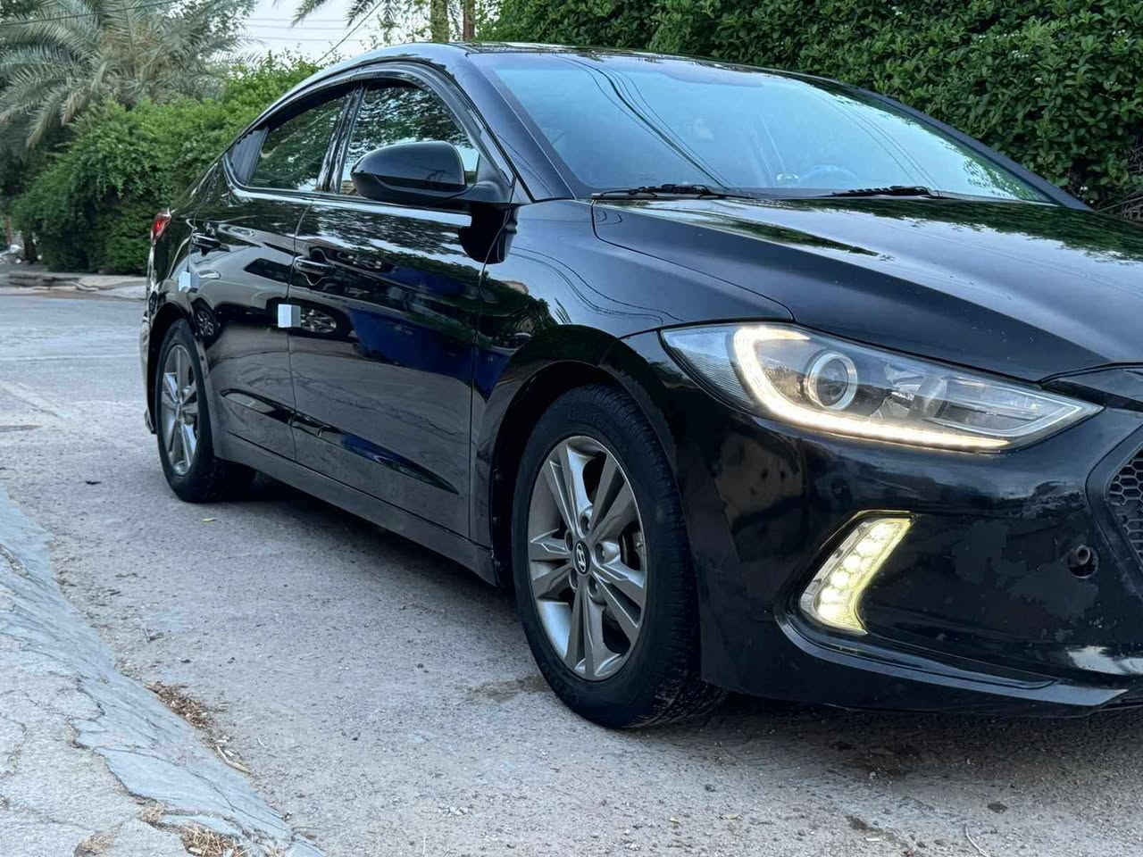 السلام عليكم الانترا موديل 18 وارد امريكي بغداد باسمي السيارة ليبل واحد فقط البنيد حادث امريكا بسيط السيارة بدون صبغ فقط البنيد مكاني الدورة أبو دشير ب120 وبيها مجال 
*********** بغداد, العراق
