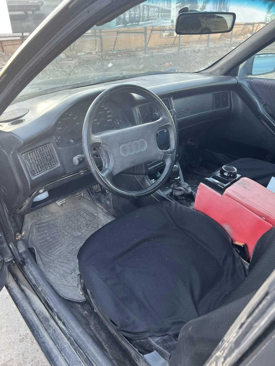 السلام عليكم
للبيع 
اودي 80 
موديل 1993
رقم بغداد تحويل مباشر 
محرك 2.0 
دوش 
كير عادي 
تبريد شغال بس منقص غاز 
سياره جاهزه بيها نواقص بسيطه 
السعر 35 وبيها مجال بسيط 
*********** عبدالله اودي 
بغداد البياع الشرطه الخامسه
