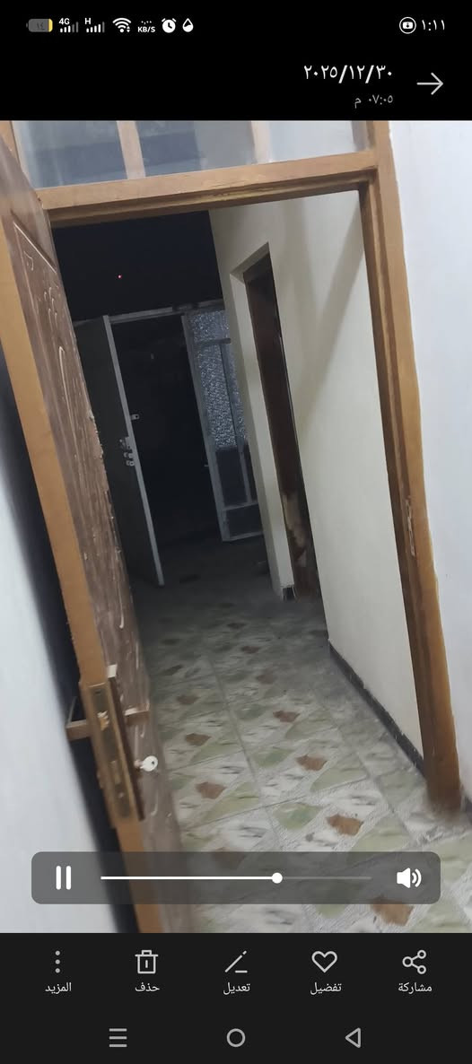 السلام عليكم بيت ٩٠ متر تقاطع النهروان نزلت الدكتور جبار  غرفتين صاله استقبال خدمات   يبعد عن الشارع ٤٠٠ متر خدمات مي كهرباء تبليط جاهز   تانكي مي  السعر ٢٩اوبي مجال  ***********
