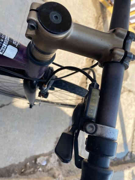 السلام عليكم
بايسكل البيع حجمه 26ونص
شركهtern بايسكل مكفول من كلشي
ويل المنيوم نضيف كلش مابي اي عيب 
8 نمر شغلات سعر145
***********بي واتساب
