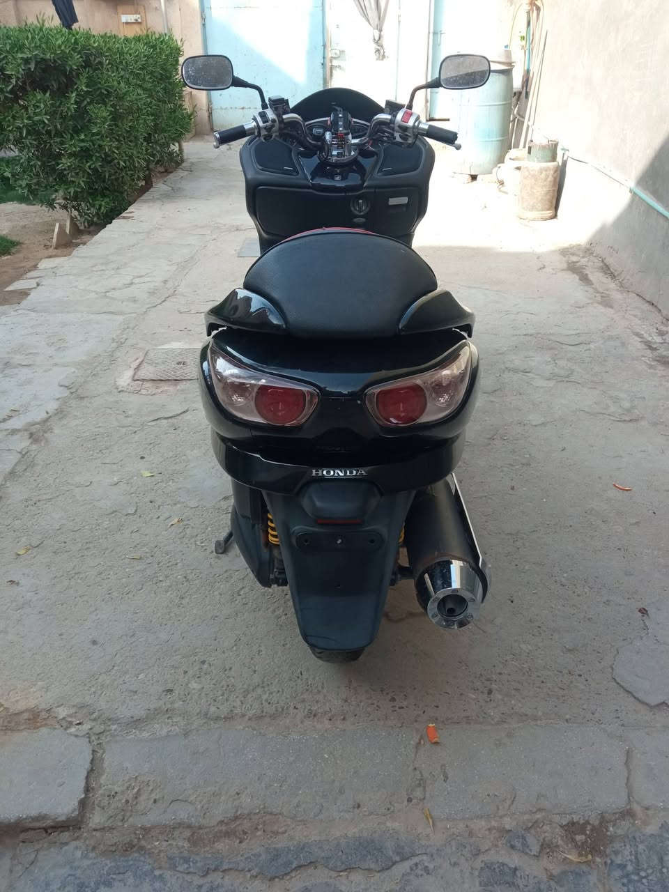 سلام عليكم حبايب فورزة 09 فول مواصفات دراجة جديدة لبيع جبي اس تاتفئه يدات مكينه سودة لسعر مليونين وبيها مجال لشراي رقم *********** ولخاص مفتوح مكاني حله شارع 40
