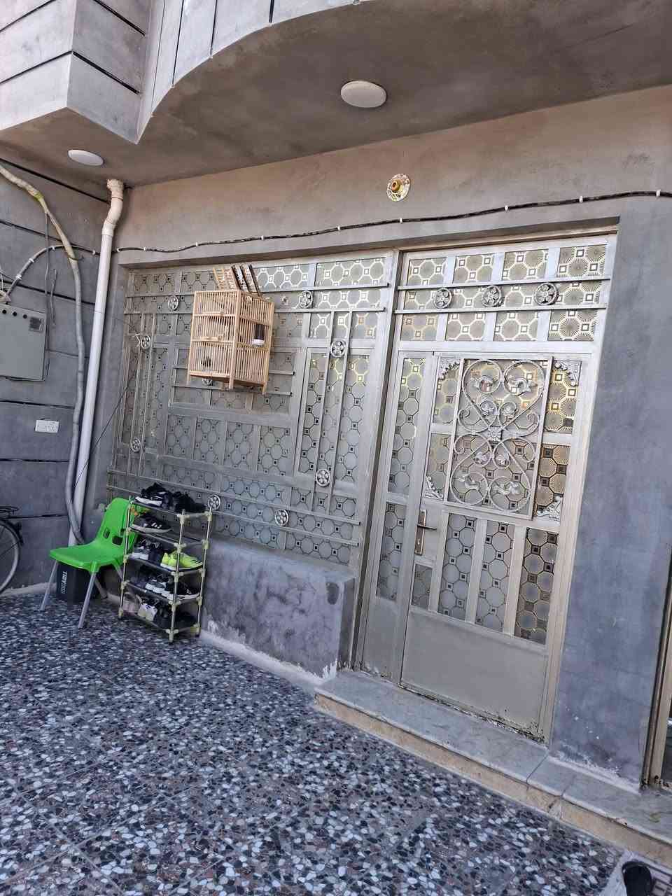 السلام عليكم دار للبيع مساحة ١٥٠ واجهة ٦ نزال ٢٥ ارضيه رفت بناء طابوك بناء نهاية ٢٣ قريب على معمل الغاز قرب مولدة عباس الساعدي رقم الهاتف ***********
