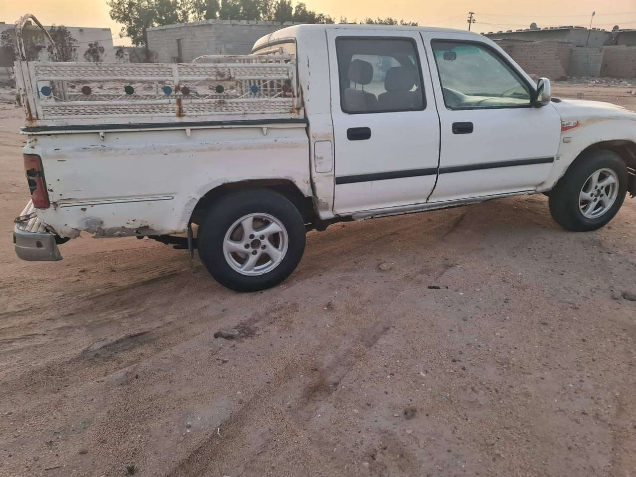 سلام عليكم بيكم كريت ول موديل. ٢٠٠٧. رقم ذيقار

مكينه ثري واي جديدة بالكارتون حدادة تخم تاير

كهربايات سيارة كلها شغالة العنوان البصرة

السعر [[ ٢٠ ]]بيها مجال

***********
