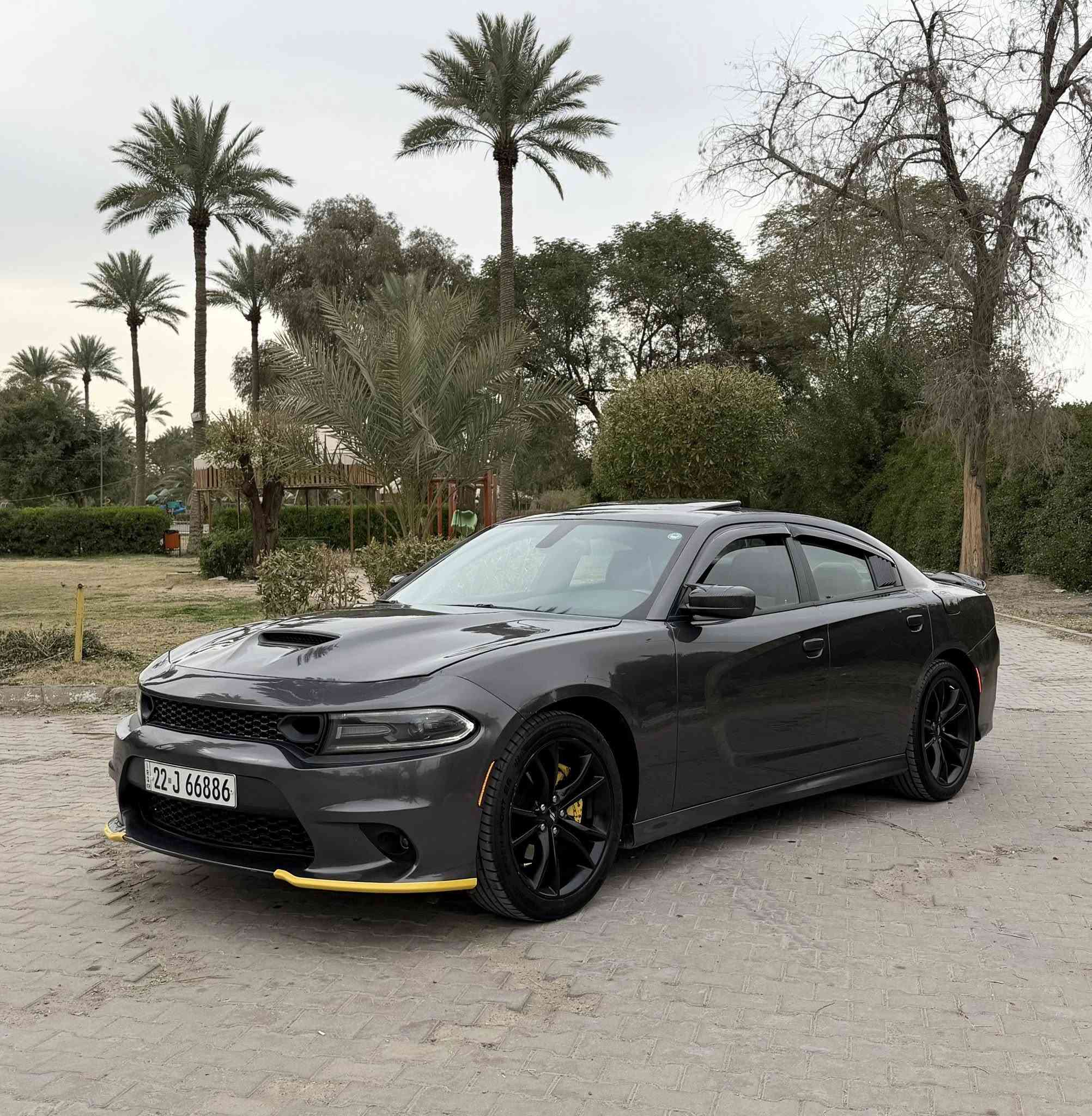 السلام عليكم
جارجر  
موديل : 2019 
ماشية : 100 الف 
المواصفات 
فتحة 
بصمة 
تشغيل عن بعد 
شاشة 
كاميرا 
كشنات كهرباء
كشنات تدفئه 
كشنات جلد + كنتاره 
تحكم ستيرن جهتين 
كروز سرعه 
نظام ايكو 
نظام سبورت 
قطعتين تبريد 
مكينة 6 سلندر 
3600
سبايدر خلفي 
دبل كزوز 
لد امامي 
لايت زنون 
بلوجكتور زنون 
بك لايت لد 
حساسات 
ويل كب بلاك 
(رقم اربيل الجديد بأسمي )
الحادث : جاملغين + بنيد بدون دواخل بدون ايرباك .
(صور الحادث مرفقة ) 
العنوان : بغداد الكاظمية قرب مرور الكاظمية معارض جكوك معرض الرحمن 
السعر : 198 وبيها مجال بسيط 
للاستفسار 
عبدالرحمن 
*********** 
 ***********
