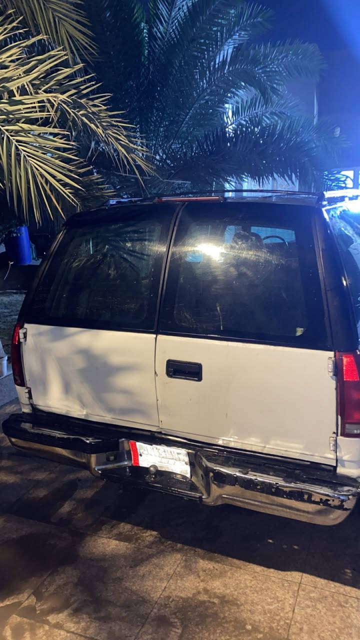 سلام عليكم
من رخصه الادمن
بهبهان 1999 فحل للبيع 
مكينه 350كير1000
حداده 80٪؜100
بدي وشاصي بدون خياس 
كهربائيات شغالات 
العنوان البصره السراجي خلف القصور 
السعر 45 وبيها مجال 
للاستفسار ***********
