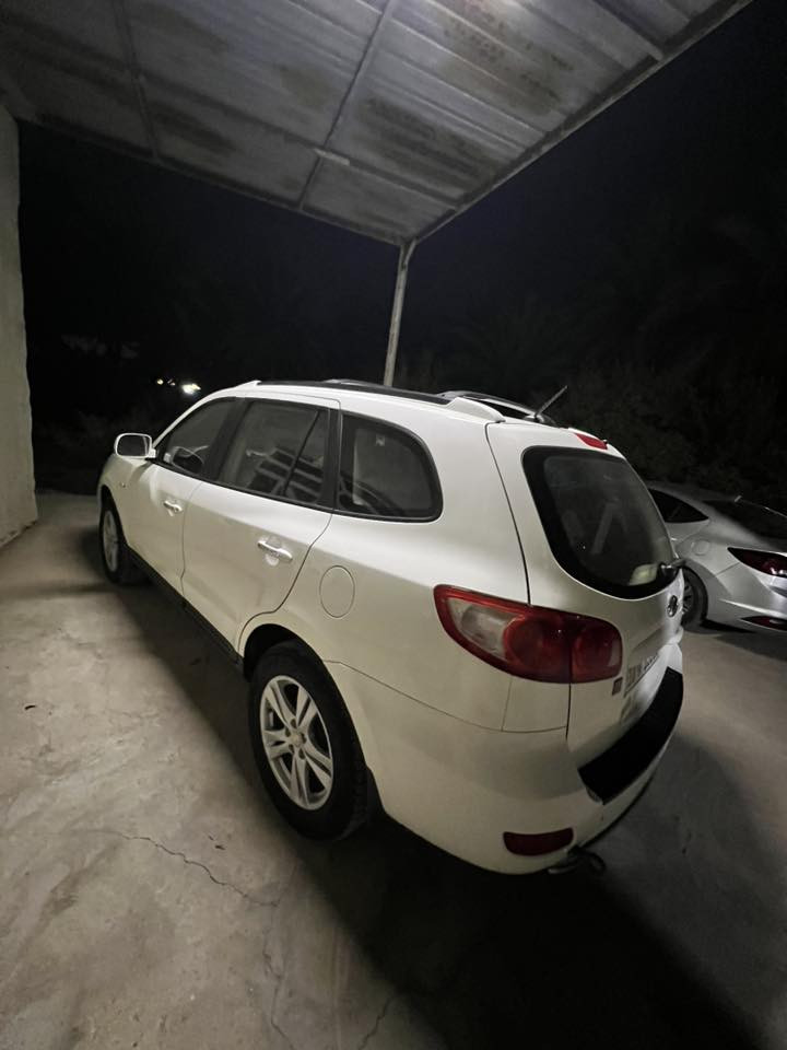 سلام عليكم
سنتافي 2008 خليجي سياره جديده جاهزه من كلشي فول موصفات بيها صبغ قبق جنطه فقط مكينه 6 سلندر 2700 مامفتوحه 7راكب ٣ قطع تبريد رقم بابل دولي 
سعرها 125 وبيها مجال لاتصال***********مكان لسياره كربلاء قرب لامام عون
