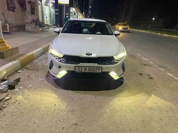 كيا K5 موديل 2021 خليجي فول نضافة
–
بحالة الوكالة

ماشيه 89 الف كيلوو فقط

المواصفات:
لون أبيض لامع – محرك   دوش 2000 اقتصادي
كير أوتوماتيك – داخل لونين (أسود وبيج)
شاشة أندرويد + إنترنت وخرائط
تبريد قطعتين – مرايات شفط
حساسات أمامي وخلفي
كروز سرعة – مانع تصادم
لايت زينون 4 عدسات + كشافات ليزرية
كاميرا 360 
تحكم ستيرن – كشنات مخمل
نظام تبريد مناخي منفصل – ويلكات 18

ملاحظات: صبغ بسيط في الباب الخلفي الايمن اقل الشبر  فقط والجاملغ الخلفي الايمن صبغ ايضاا بسبب دحجه بسيطه وتوجد ملاحظات للمعرفة اكثر اتصل 
رقم بغداد سنوية باسمي تحويل ثاني يوم

الـــــــــــــسعر :185ورقه وبيهه مجال 

رقم صـــاحب سيارة:***********
