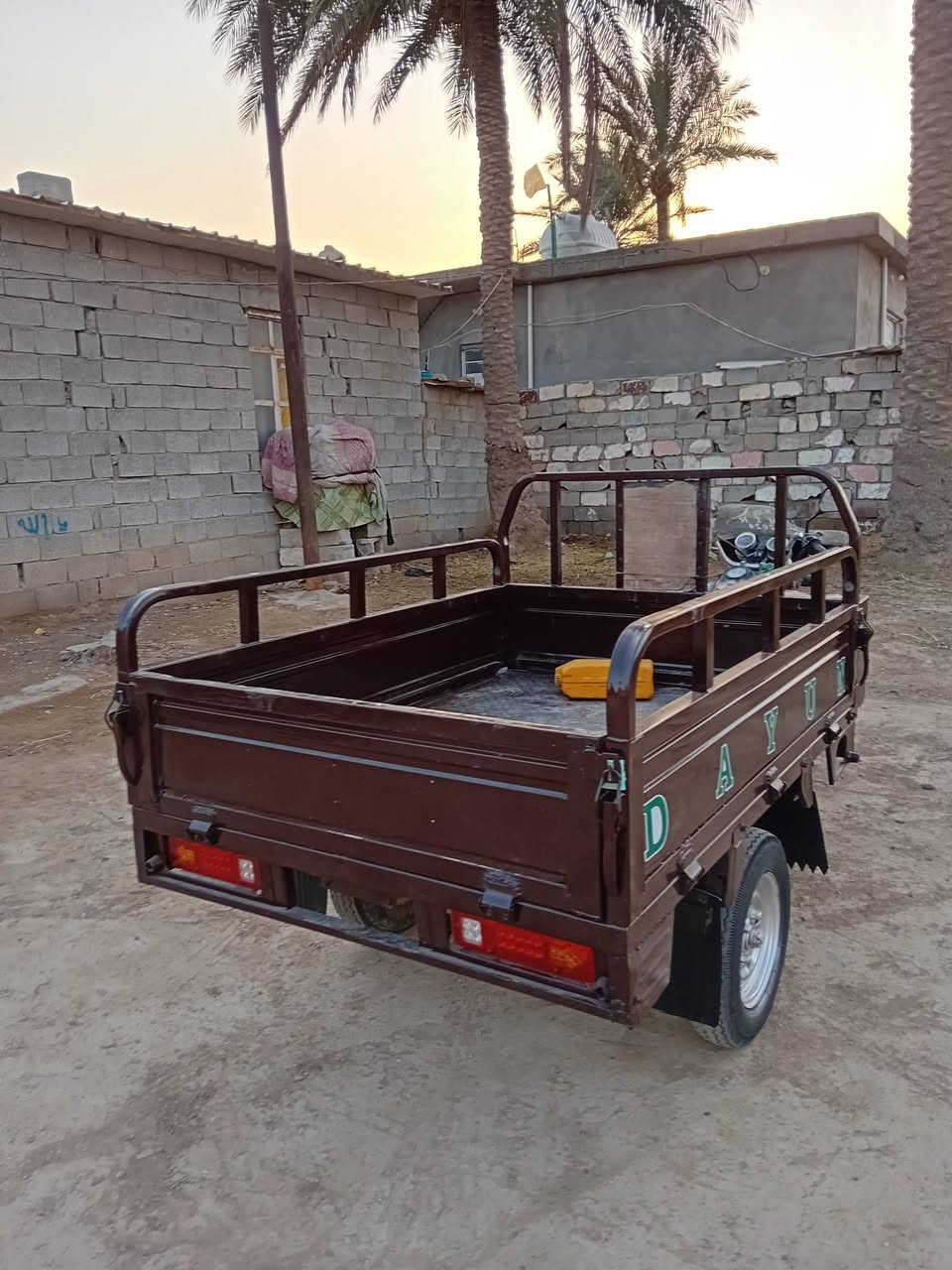 سلام عليكم ستوته للبيع موديل  2015 وراق صولية مابيهة اي نقص  مكان واسط العزيزية السعر  مليون  200 وبيهة مجال 
***********
