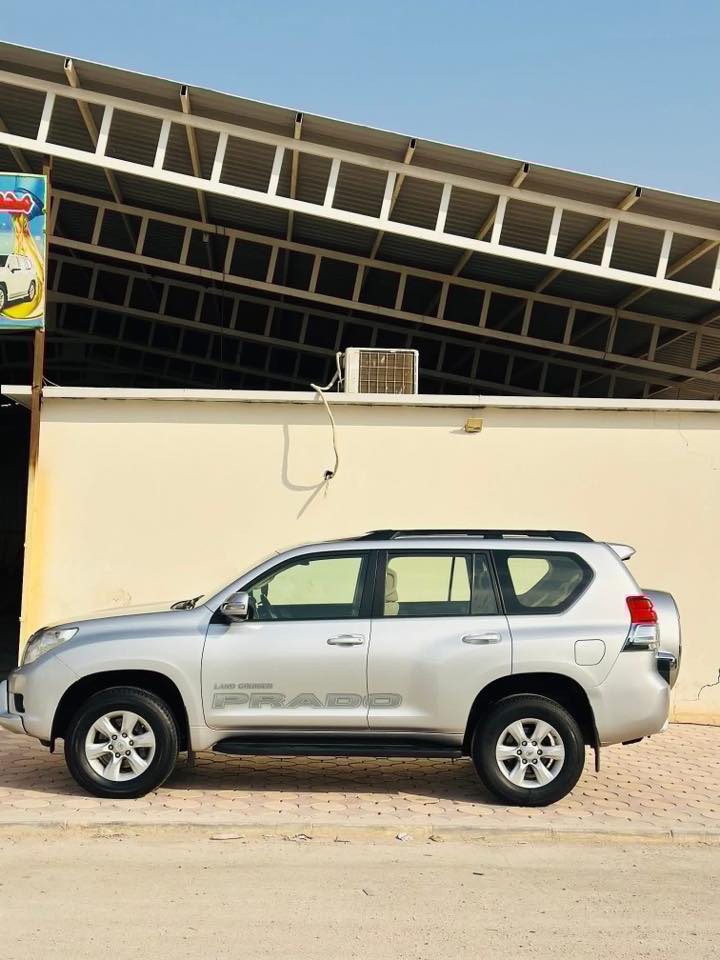 سلام عليكم 

البيع مراوس 

مكفول من صبغ ضربا تبديل بارد كفال عامه سونار بل نشر 

مكينه وكير مكفولة غير مفتوحة 

موديل 2013

موصفاته 

مكينه ٦سلندر 

فتحه 

فور ويل 

ثلاجه 

مري شفط 

بصمه 

٧راكب 

٣قطع تبريد 

تحكمات استيرا 

شاشه 

كامرا 

حساس امامي وخلفي 

دبل تانكي 

باقي موصفات معروفه 

***********
