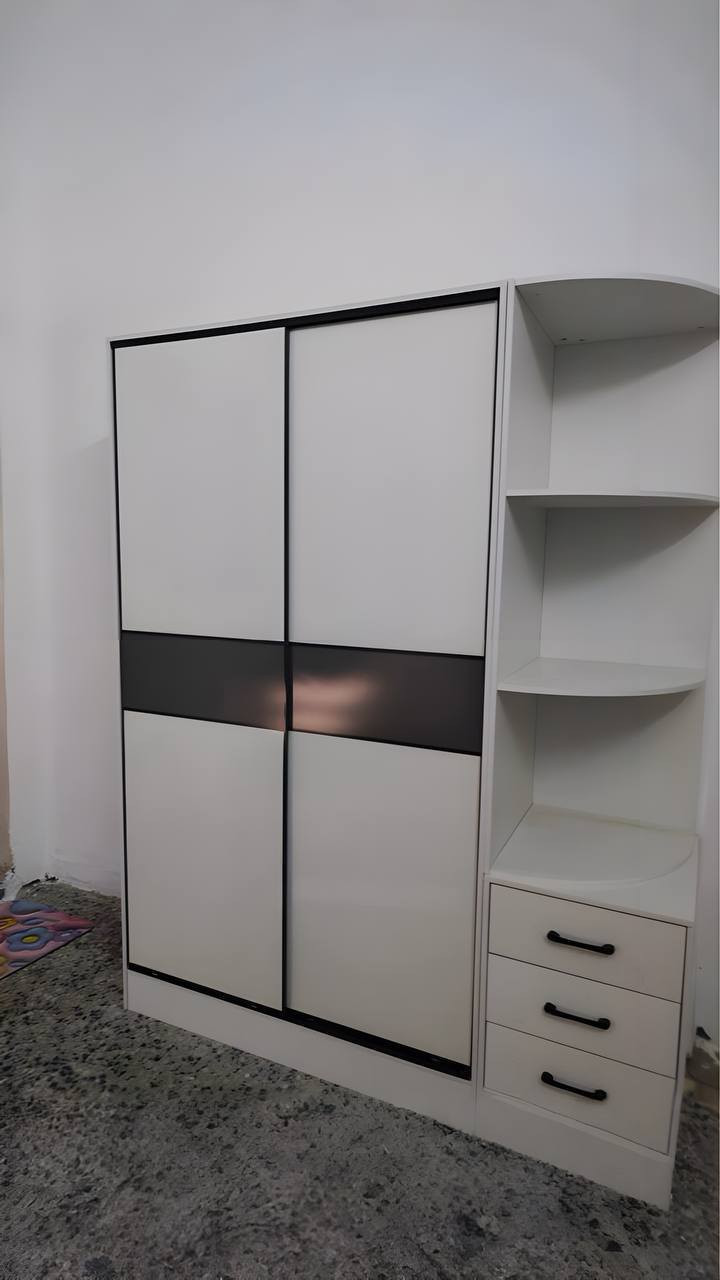 تصوير حقيقي
كنتور سلايد مع ملحقات جانبية ❤️‍🔥 

حجم كبير خشب MDF كبس من كل الجوانب

 📐 القياسات : 
العمق 45 سم * العرض 140 سم * الارتفاع 180 سم

🏷️ السعر 250 الف 

توصيل بغداد 10 الف
محافظات 30 الف


**إذا كنت صاحب هذا الإعلان وتريد حذفه لأي سبب، رجاءا أرسل رسالة إلى الدعم الفني**