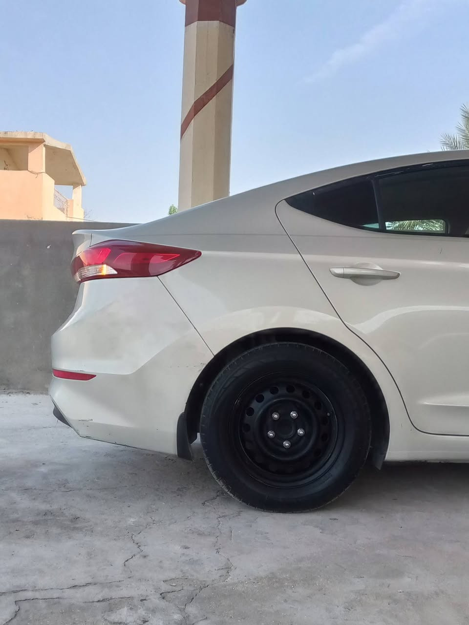 انترا 2017 محرك 2000 دوش بيه صبغ بس البنيد بأمريكا بدون دواخل بيه بارد قليل جاملغ خلف السايق والباقي مكفول جاهزه السياره مابيه اي نقص سياره رقم بابل انكليزي بسمي السعر 122وبيه مجال *********** "" "" *********** مكان سياره بابل
