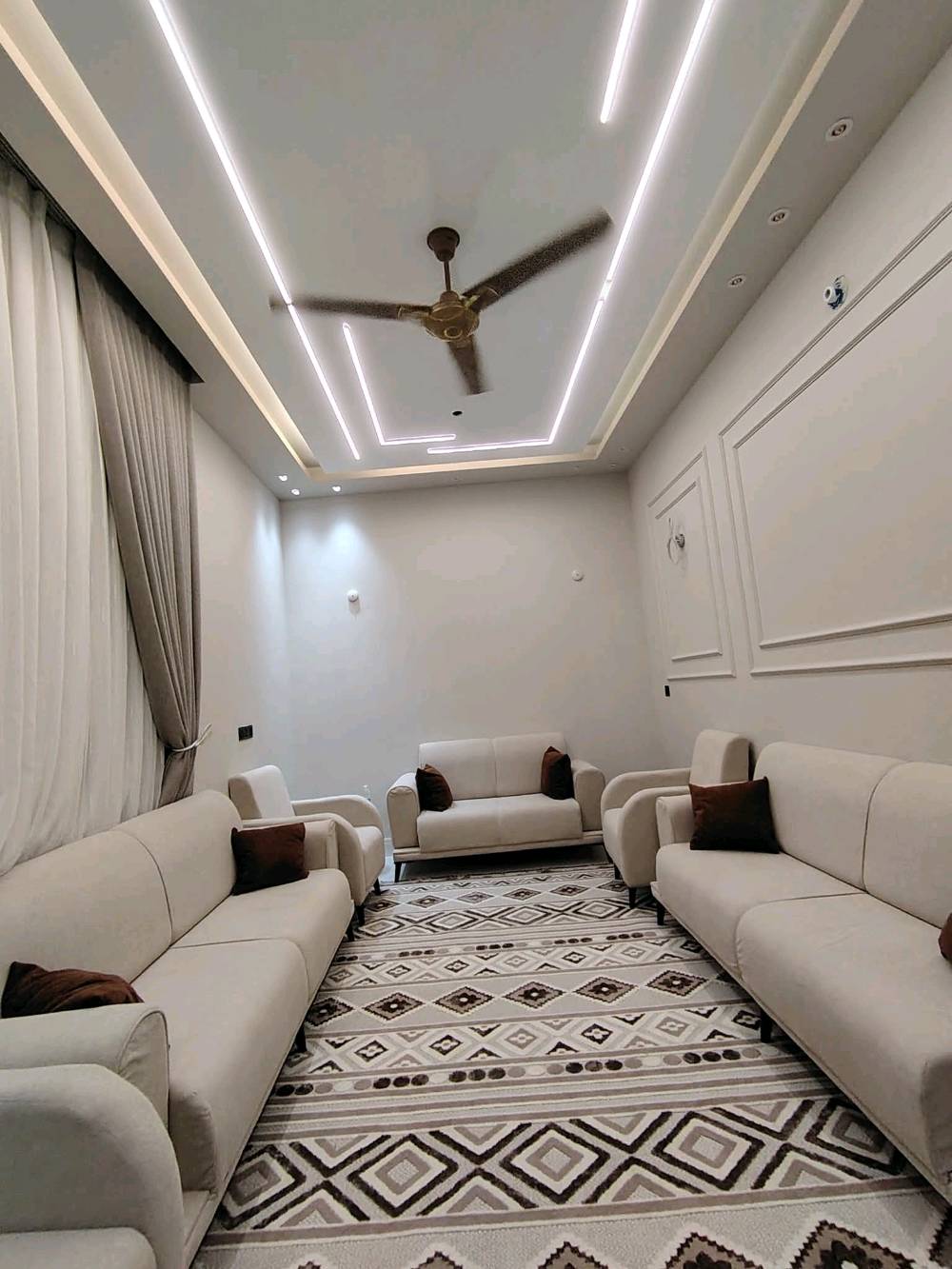 تم وبحمد لله انجاز بيت في حي ميسان
صبغ وطلس الجبس بورد وصبغ الجدار
وصبغ الواجهة بتكس ألترا الموقاوم الظروف الجويةالمعاجين والصباغ جهزة من شركة اصباغ جوتن النجف - البيت النجفي الديكور أصباغ جوتن الحله