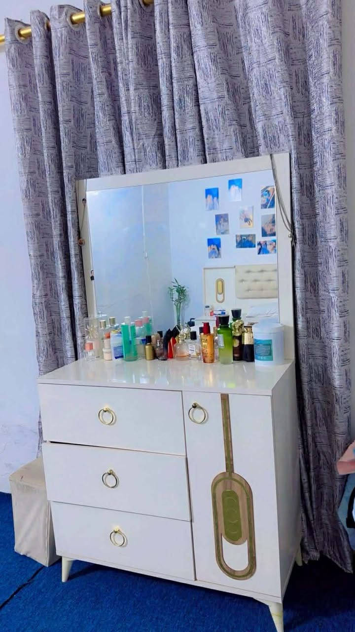غرفه تركيه ٩ قطع للبيع ب٩٠٠ الدوشك هديه حله الخسرويه


**إذا كنت صاحب هذا الإعلان وتريد حذفه لأي سبب، رجاءا أرسل رسالة إلى الدعم الفني**