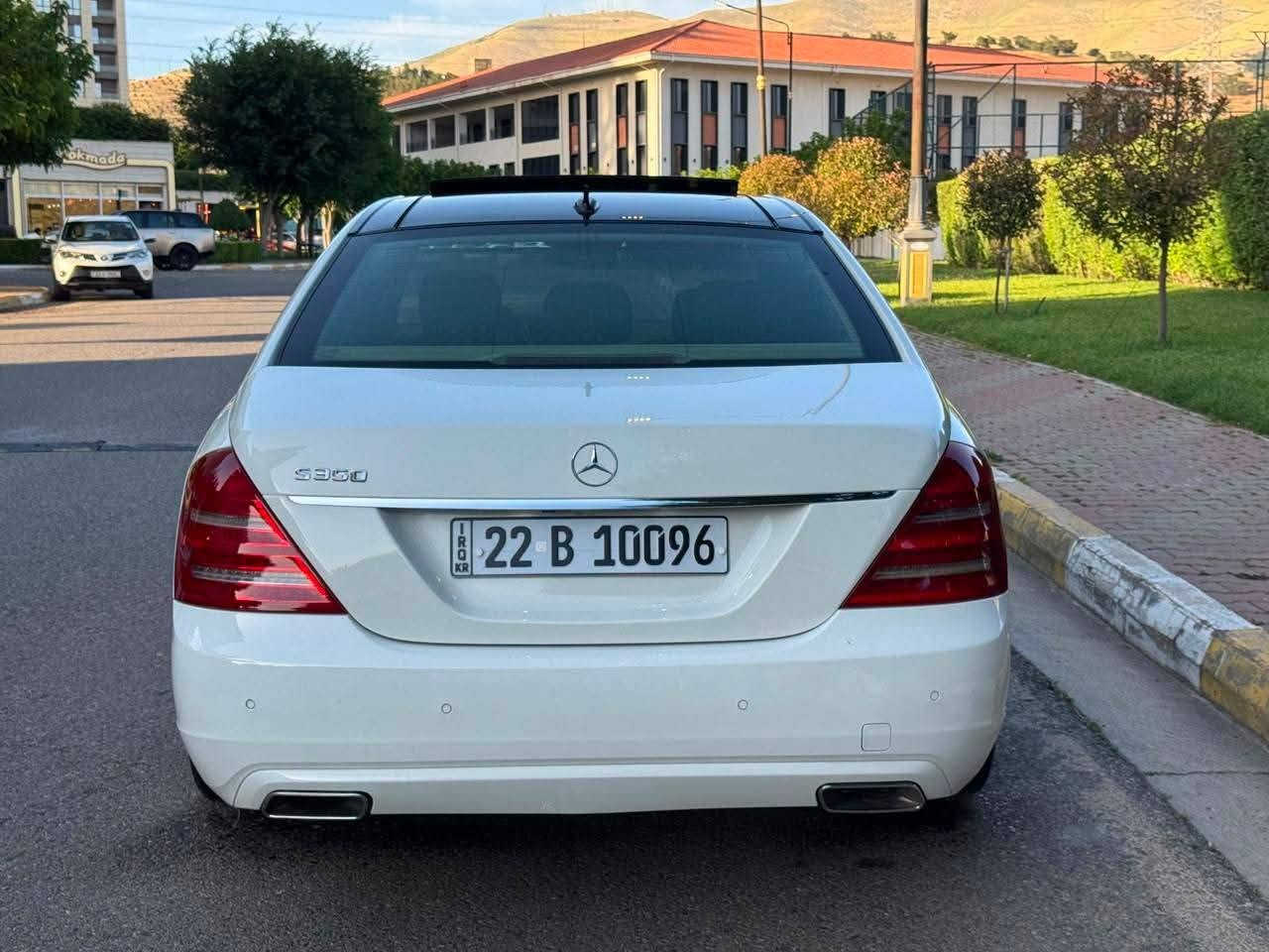 مرسيدس S-Class 350 2012 خليجي
وكالة أربيل (باجكير)
المحرك: 3.5 V6 تنفس طبيعي (بدون تيربو) – المحرك المرغوب
الممشى: 120 ألف ميل (حوالي 200 ألف كم)
الحالة:
المحرك والگير برغي مامفتوح
بدون أي أعطال أو ملاحظات
جاملغ واحد صبغ فقط بدون معجون
بدون دواخل
باقي السيارة مكفولة حتى من البارد
المواصفات:

🟪 السعر  :: الطلب في التعليقات ويوصلك مباشرة ✍️ 📩

باب طويل (لارج)
ناظور ليلي
بانوراما
5 بردات
أبواب شفط
كشنات جلد
كشنات تبريد وتدفئة
كشنات خزن
ستيرن خزن
ثلاجة بلادية
6 CD
كشنات خلفية كهربائية مع تدفئة
لايتات LED وزينون
صندوق كهربائي
شفتات ستيرن
دبلات هوائية
رادار أمامي وخلفي
رادار خط شارع
حساسات أمامية وخلفية
وبها العديد من المواصفات الأخرى المعروفة.
سيارة نظيفة جداً وجاهزة للفحص والمعاينة.

رقم صاحب سيارة
***********
