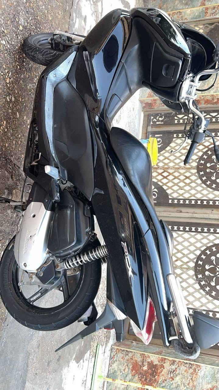 السلام عليكم للبيع دراجه pcxجيل الاول  الدراجه على  ايدي جديده لوك مال جناي دراجه جديده  مكينه لوك شلعه معدل خير من اللّٰه دراجه تكول جديده بمعنئ الكلمه واحلا من الصور  دراجة مكفوله ..اي نقص مابيه
السعرمليون...(200)وبيهة.مجال.قليل...المكان بغداد..المدينة ***********
