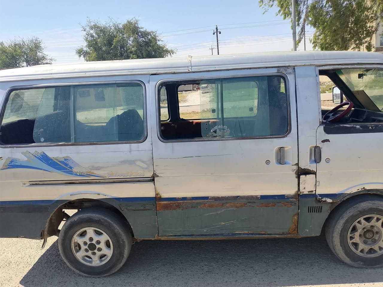 السلام عليكم سياره للبيع بسته راعيها موجود ماكينه وقير مكفولات 14 ورقه وبيها مجال بكاني بغداد الشعله *********** 🕸️
