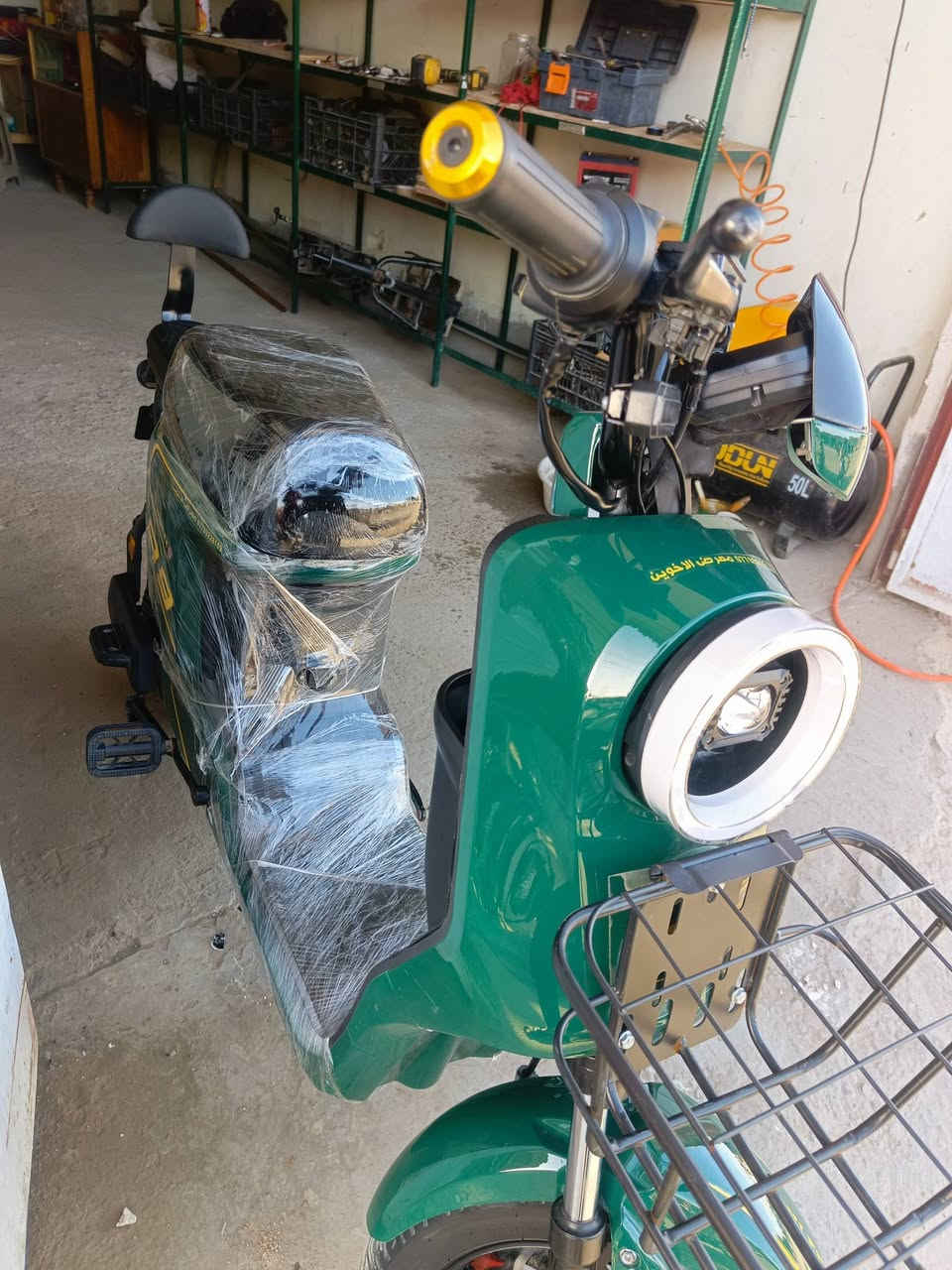 السلام عليكم
دراجه R9 WINLEE استخدام قليل جدا 

ماشيه ١٣١٠ كم يعني ١٢ ساعه ماشية ذا متواصله 

6 باتريات بالشرط تاخذها 

سعر ٥٩٠ الف سته باتري مو خمسه
للاستفسار ***********
