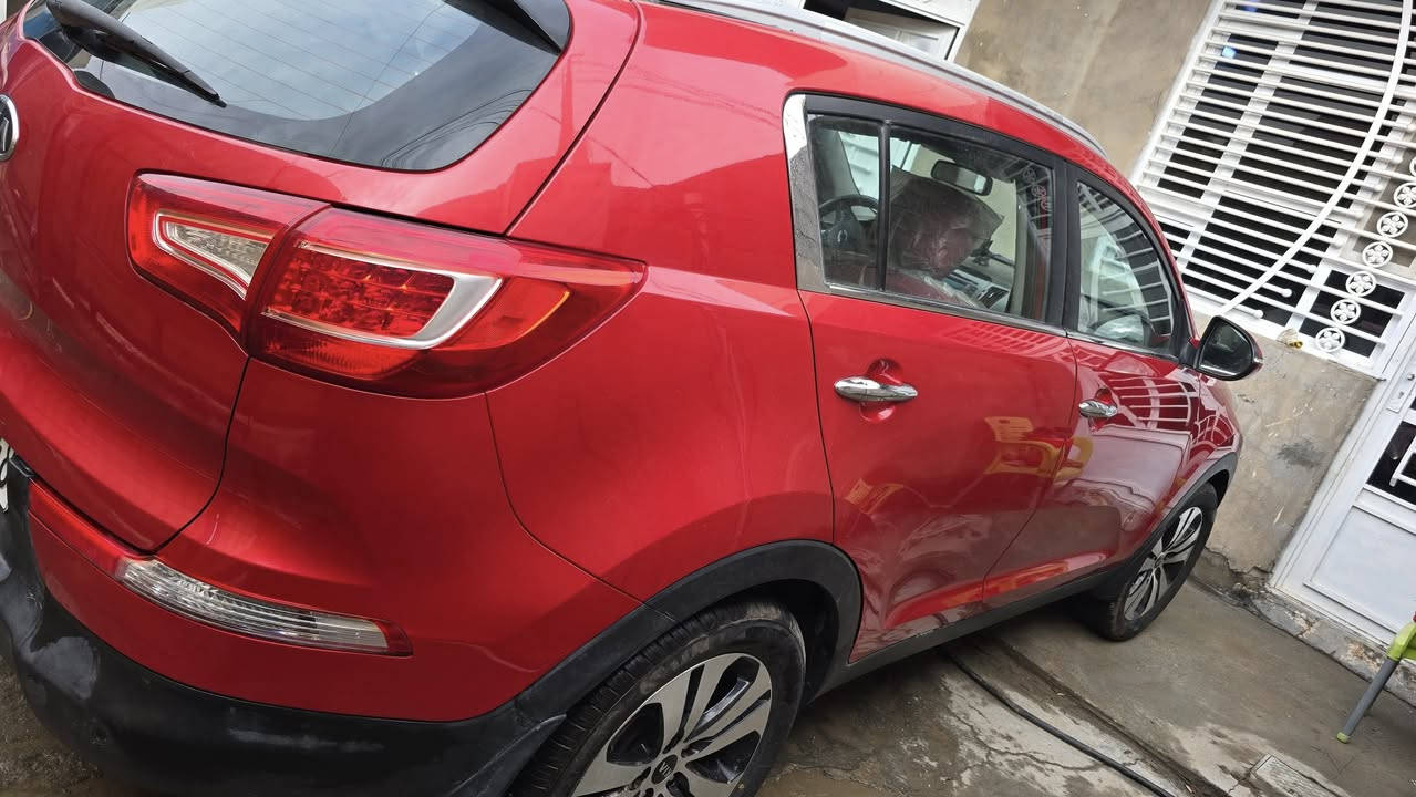 سبورتج ٢٠١٤ خليجي مكفوله رقم شمالي باسمي تخم تاير
السياره خير من الله ١٦٠ ورقه وبيه مجال ***********
