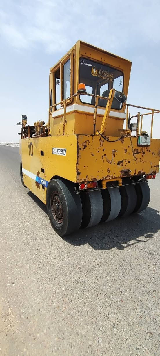 سلام عليكم
حادله كوسكي 
محرك B المحرك اصبانه ما محطوطه علي 
مكينه وكير كفاله 
الصبقه بلاديه قماره بلاديه تخم تاير زناجيل جديد 
كهربائيات كله شقله بريك شقال 
حادله نضيفه بمعنه الكلمه 
مكاني بصره 
رقم الهاتف 
***********
