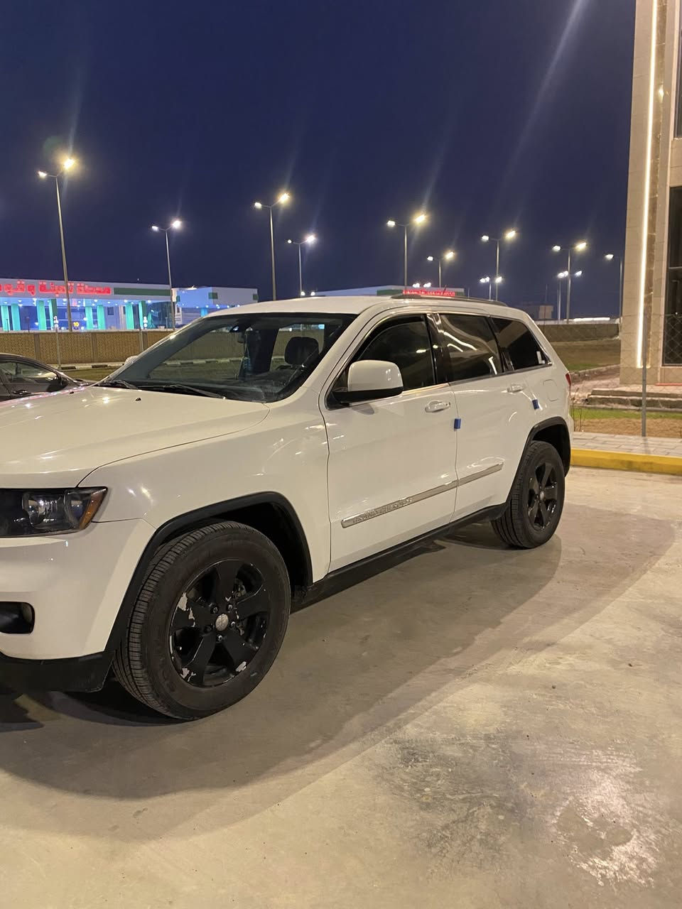 جيب :     2012 
مكينة:     V6 3.6

خليجي (شركة هارلم) مكفولة من الضربه فقط
السياره بيها قطع صبغ من بسبب بطش مرشوش عليها
القمارة طايح عليه طابوكة ومامسوية مغلفه القمارة  
السياره مكفولة كير محرك حداديه جديده شاشه كبيره 
( رقم ناصريه بسمي تحويل مباشر )
السعر ( 135) وبيها مجال
العنوان واسط الكوت مركز مدينه 
للتواصل 
***********
