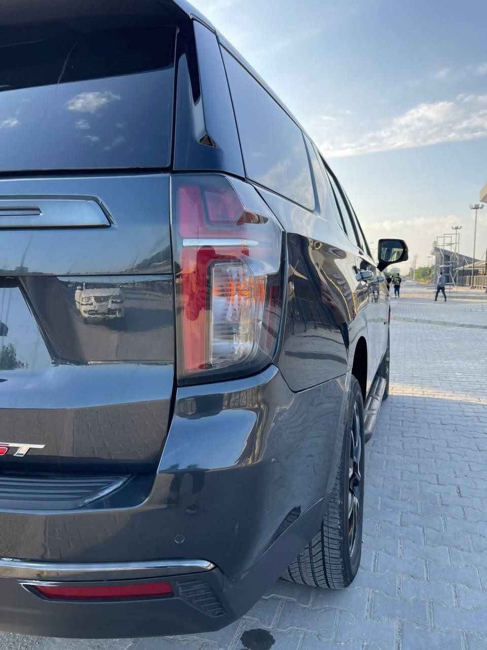 السلام عليكم 
للبيع تاهو RST 
موديل: 2022 
ماشية : 30 الف ميل 
المواصفات
فتحة 
شاشة 
 كامرات 
بصمه 
رادارات 
قيادة ذاتيه 
تحديد مسار 
مري شفط كهرباء 
ترحيب 
اشاير بالمري
مري قلاب
كشنات جلد 
كشنات كهرباء  
كشنات تدفئه + تبريد
كشنات الخلفي منفصل 
تشغيل عن بعد 
داخل اسود
سستم صوت سماعات 
تحكم ستيرن جهتين 
شفتات ستيرن  
ترحيب صندوك عند الاقتراب + شفط 
مكينة 5300 8 سلندر  
شاحن موبايل 
لايت زنون 
اشاير امامي لد 
بك لايت لد 
بصمة عدد ٢
حساسات امامي خلفي
بعد بيها هواي موصفات ما ذاكرهن 
(رقم بغداد بسمي)


**إذا كنت صاحب هذا الإعلان وتريد حذفه لأي سبب، رجاءا أرسل رسالة إلى الدعم الفني**