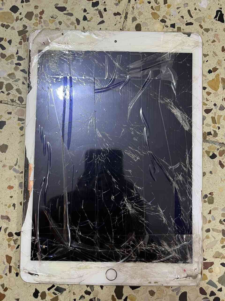 ipad air 2
ذاكرة 64 بطارية 93 مال باله بلازة مكسرة وشغال طبيعي لليفيده يدفع سعر معقول وبالعافية عليه 
مكاني البلديات


**إذا كنت صاحب هذا الإعلان وتريد حذفه لأي سبب، رجاءا أرسل رسالة إلى الدعم الفني**