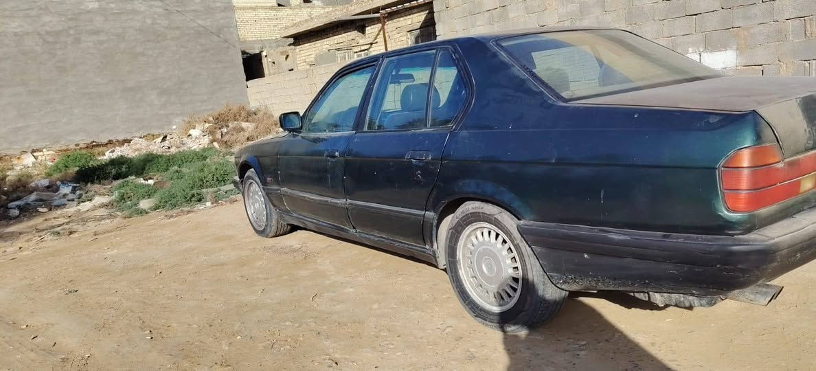 السلام عليكم اخوان بي ام للبيع 735 مكينه وكير جديد السياره شوف العين صدرها ما اكلك 100/100 
لا يريد تلحيض موديل 92 جاهزه السياره سياره رقم بابل ألماني تحويل ثاني يوم مشروع وطني وين ماجان تحول مكانه واسط الصويره رقم الهاتف ***********
واتساب ***********
