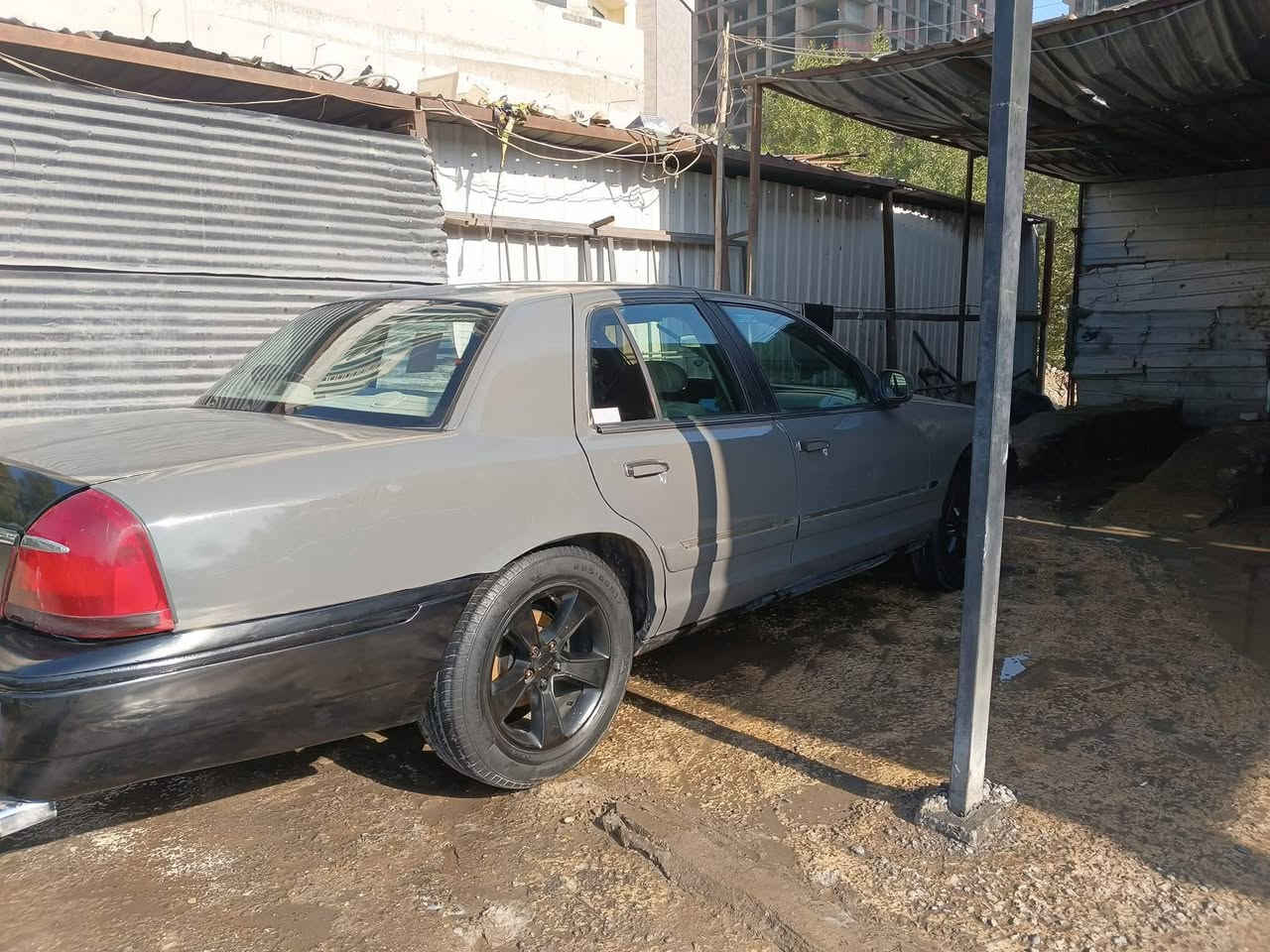 فورد كراند ماركيز موديل٢٠٠١ رقم بغداد انكليزي كير ومحرك بلادي مصبوغه عام بأسمي تحويل ثاني يوم السعر ٥٠ ورقه بيها مجال قليل متواجد واتس اب ***********
مكان السيارة بغداد اليرموك
