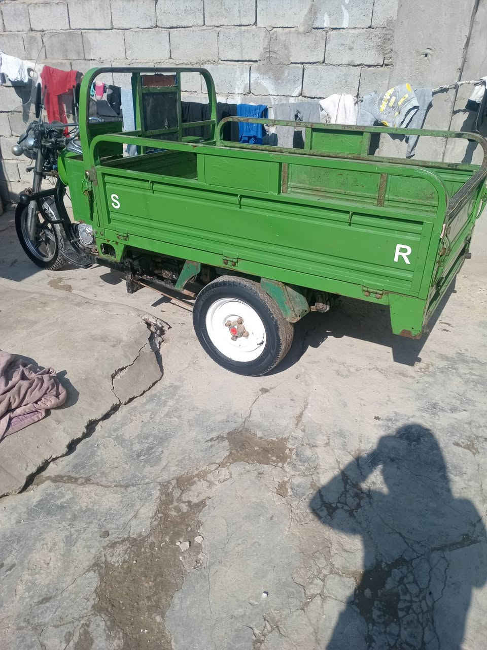 اخوان السلام عليكم ستوته جديده للبيع موديل 22 سنويه ورقم انجليزي تحويل ثاني يوم صار  صار لها ثلاثه ايام مرقمه السعر 1900 وبيها مجال للشراي@***********@
