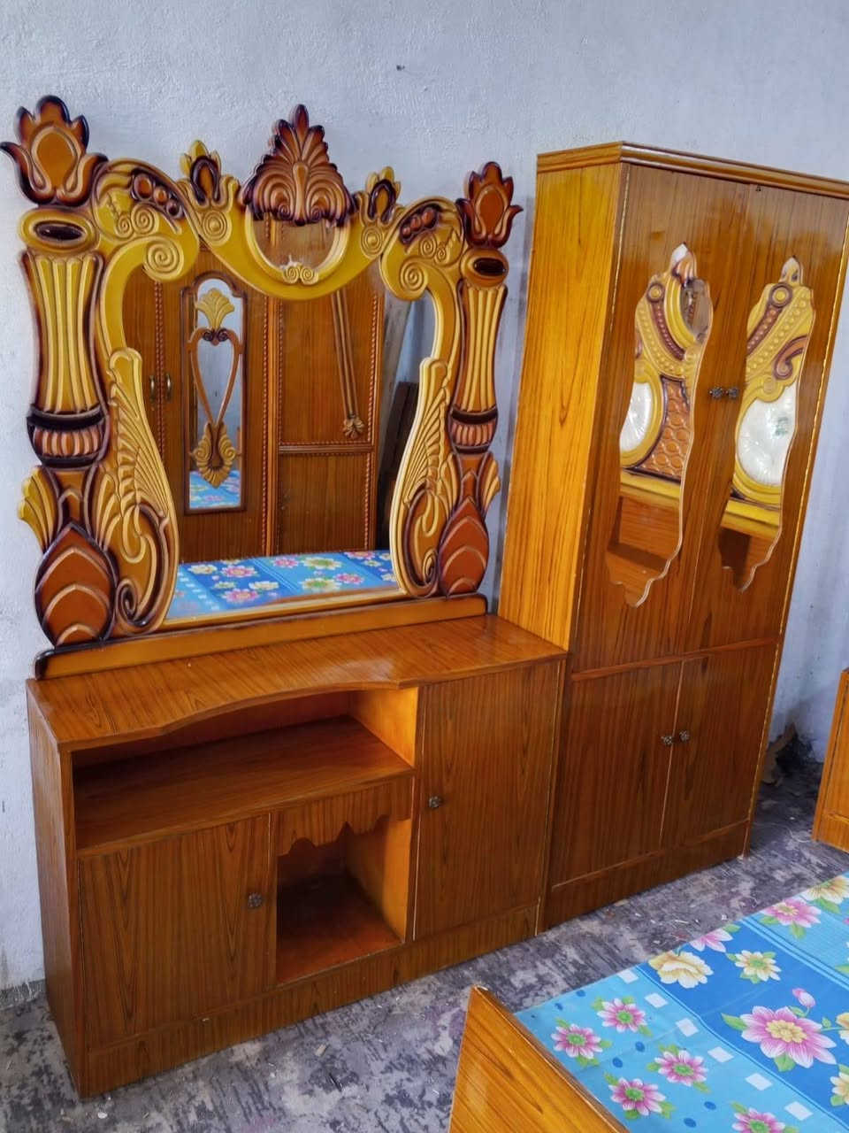 650غرفه ست ابواب ملحق صاج زاويه كنتوريه اخت الجديده مال عرسان بغداد الحسينيه مال الراشديه وعندي توصيل ***********
