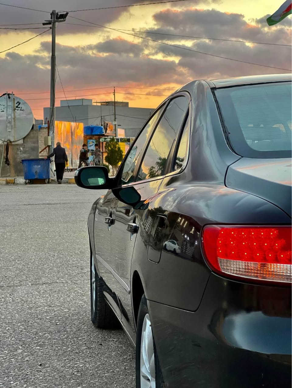 ئةزيرا مؤديل ٢٠٠٧ گيرو مةكينة بةشةره ت تةقةو ره قة بةشةره ت تةبريد ساردو گةرمة بةشةره ت چوار تاى لوك لةژيريتى و كوشن كاره باية و تةبريد لة مسةو سؤكان ڤؤليؤمة و شاشة ئايبةتة و سلايت و ناوه زه رده و ئاوينة ئيشرات و فول فول تةنها بةسمة نية و سقفةى وه ك شووشة لاشةى وه ك شووشة سةياره ى مال لوك لوك 
سعره ٣٨وه ره قة 
*********** كيفري, ديالى
