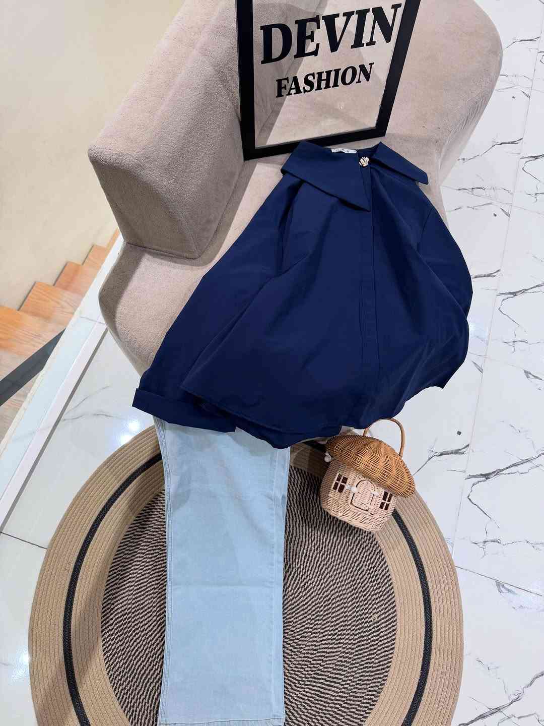 قميص بوبلن بتصميم ياخة جانبية✨ 
كوالتي عالي ✨
متوفر ب 9 الوان 
طول القميص 75cm✨
قياسات 38-46 ✨

كيلوت كصه عدلة ✨
قياسات 36-46✨
#اكسبلور_فولو #اكسبلور_explore #اكسبلورر #اكسبلور_العراق_السعوديه_الاردن_ايران_الكويت_طق_لايكات_كومنت_يلاا💙 اكسبلور_ضيفونا


**إذا كنت صاحب هذا الإعلان وتريد حذفه لأي سبب، رجاءا أرسل رسالة إلى الدعم الفني**