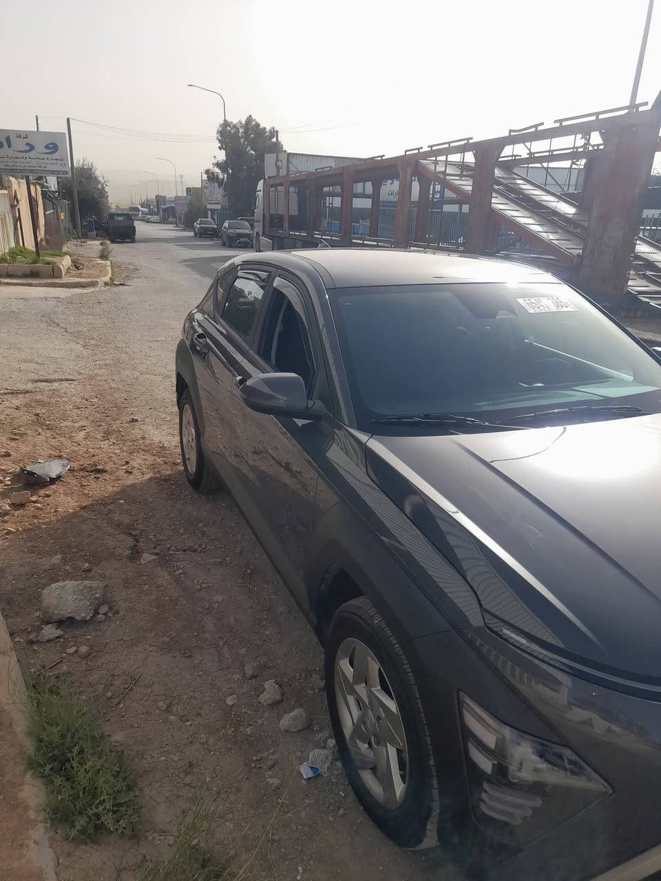 سلام عليكم رمضان كريم وصيام مقبول كونا ٢٠٢٥ لون اسمنتي وارد امريكي  بدون صبغ بدون تبديل بارد فقط في قبق الصندوق جميع الايرباكات سليمه عداد ١٥ الف ميل جاهزه تترقم بأي محافظه سعر١٦٣ وبيه مجال قليل للتواصل واتس***********
