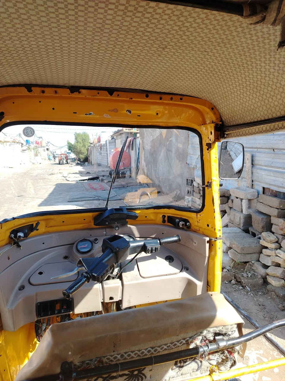 سلام عليكم شباب هاي تكتك البيع مديل 18داخله 19 المكينه مال 22 المكينه مكفوله اسعر خمسه وربع وبيع مجال  رقم وسنويه ثاني تحويل***********
