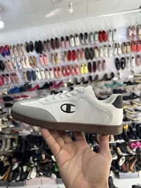 تشامبيون • مقاس ٤٢ • بالة أوروبية